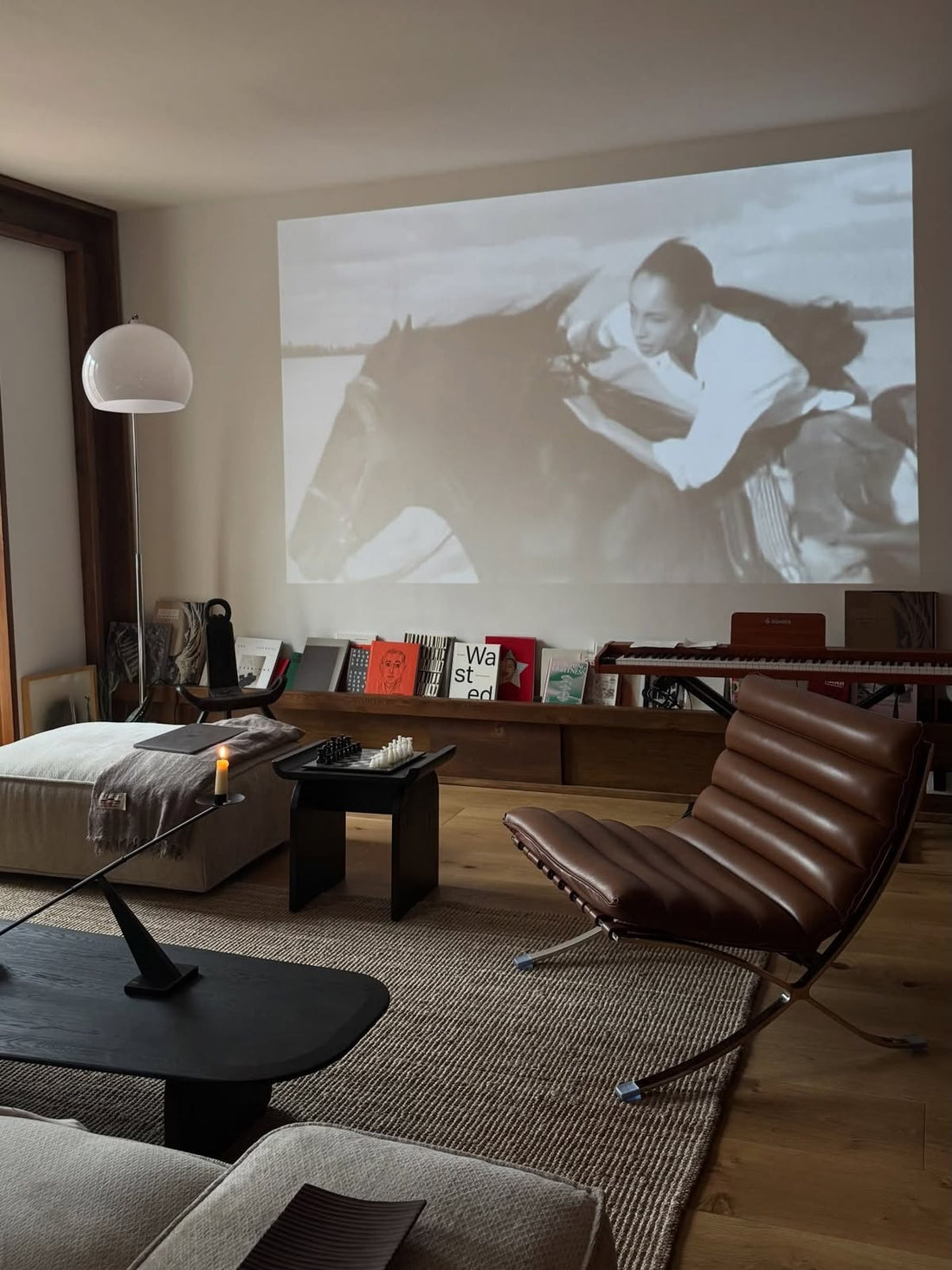 Dark wood interieur: zo combineer je donker hout zonder dat je huis donker wordt