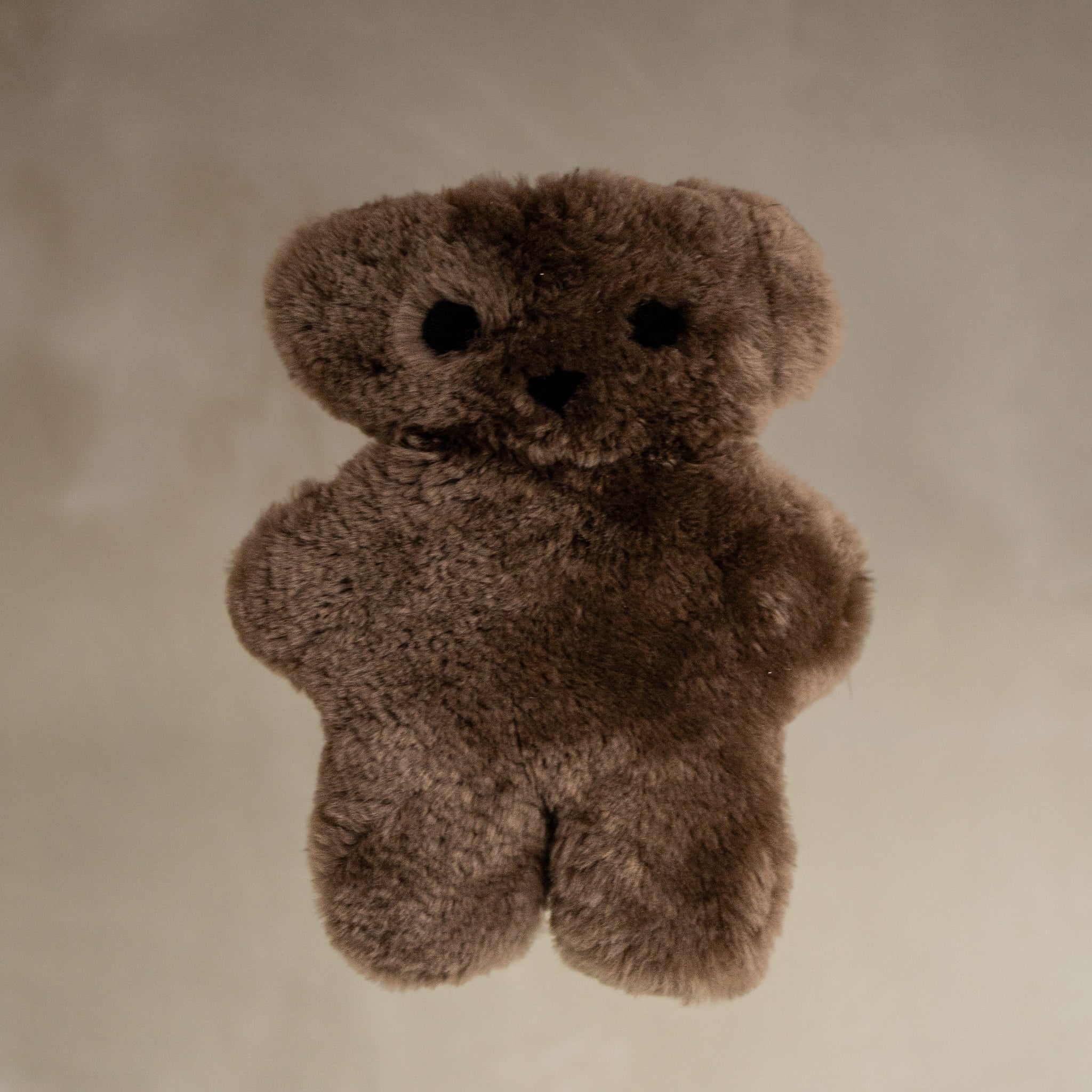 VAN BUREN | BUURTJE BEER | MERINO SCHAPENVACHT KNUFFEL BRUIN GROOT