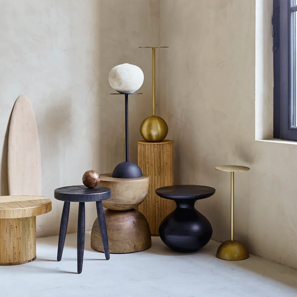 UNC | SIDE TABLE M | GOLD