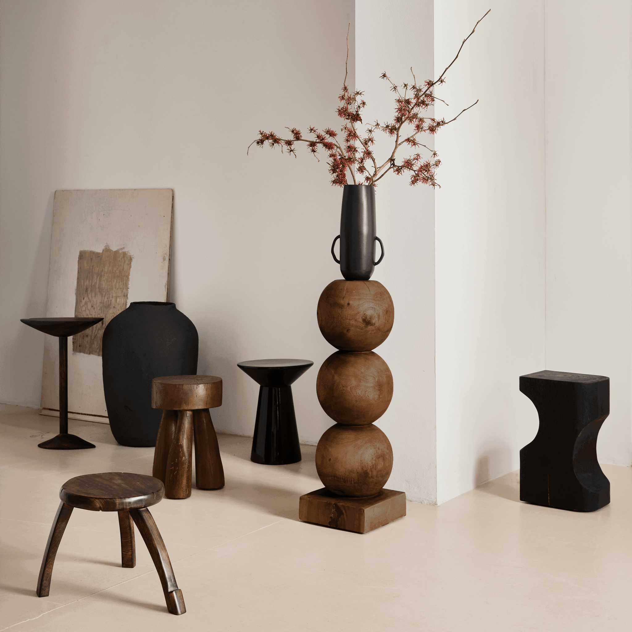 UNC | PEDESTAL BULB | 83 CM | MAHOGANY WOOD