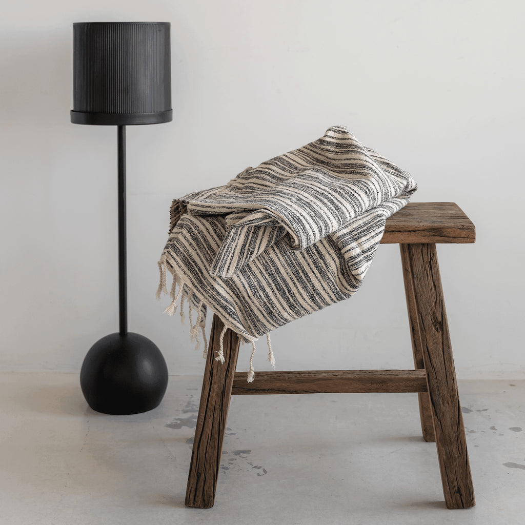 UNC | PLANTENSTANDAARD OTSUNI | ZWART