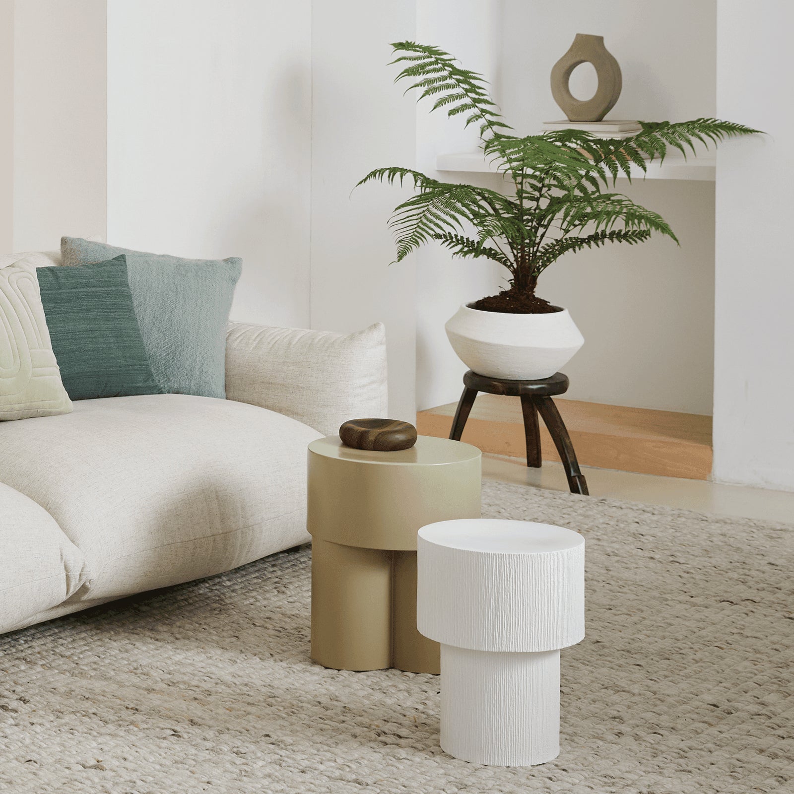 UNC | SIDE TABLE MOROSETA | SPRAY GREEN Ø 35 x 42 CM