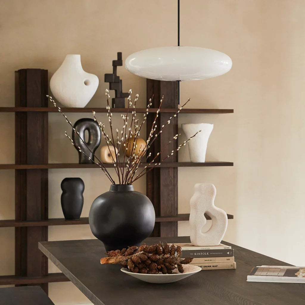 URBAN NATURE CULTURE | VAAS STOR | MAT BLACK