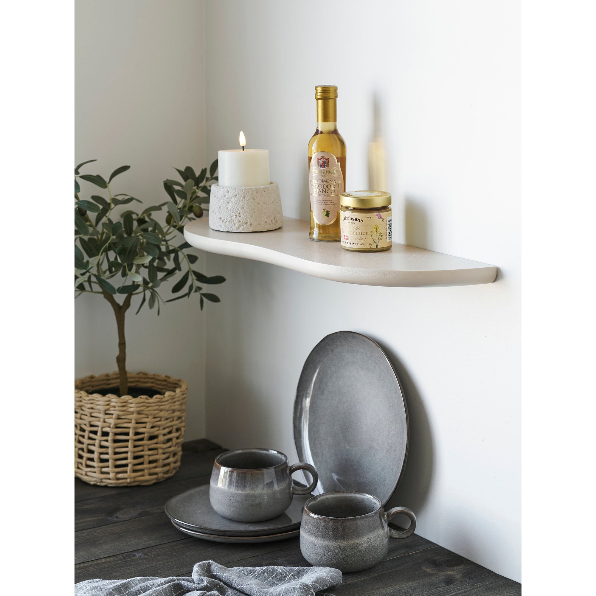 HOUSE NORDIC | WALL SHELF BOTTA | BEIGE