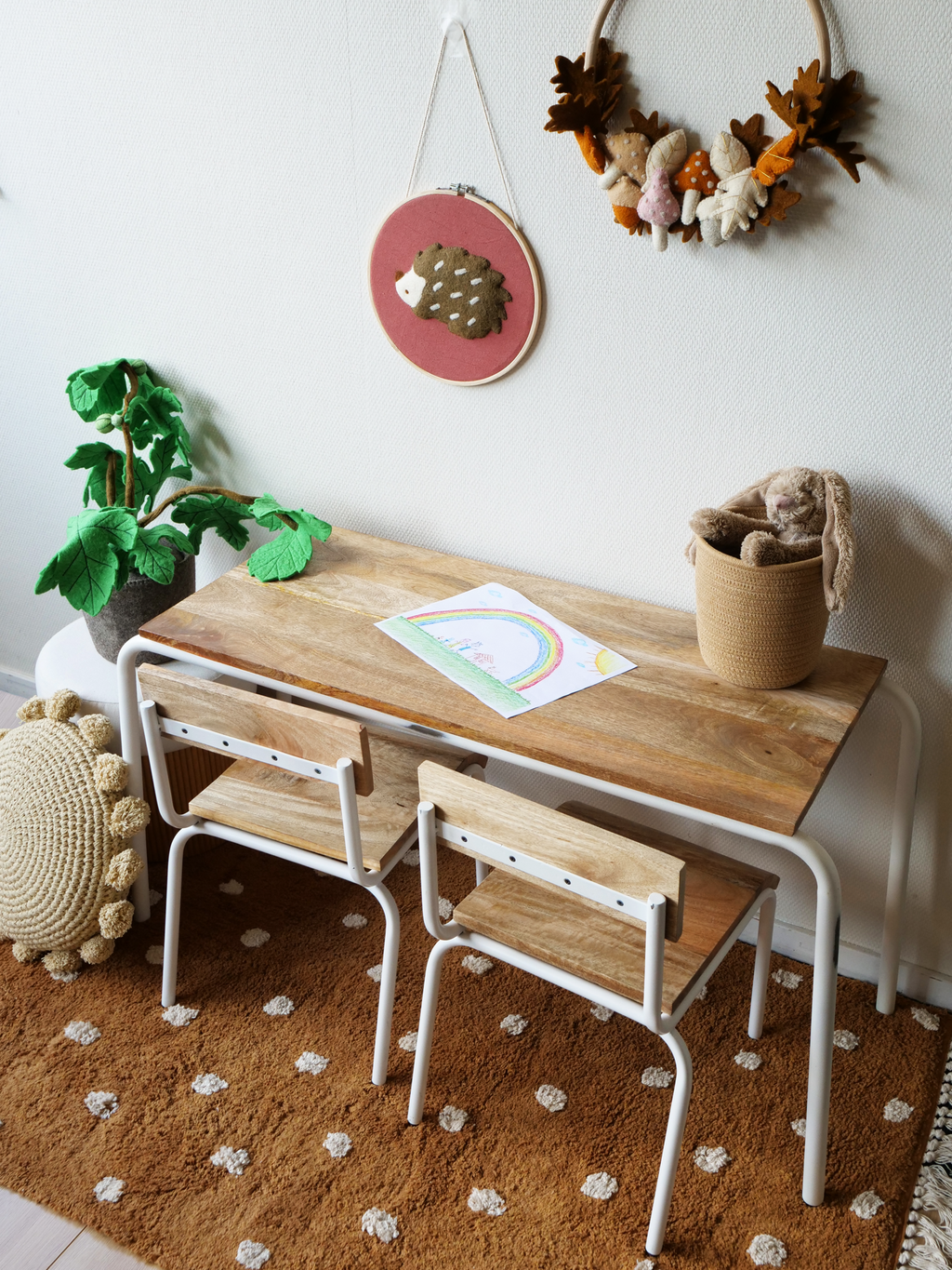 KIDSDEPOT | VLOERKLEED HILDE | BRUIN MET BEIGE STIPPEN (150X80 CM)