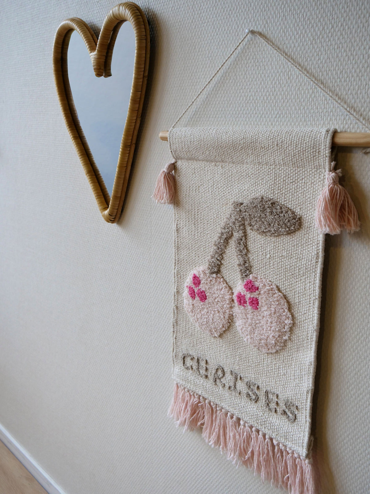 KIDSDEPOT | WANDHANGER CERISE | BEIGE EN ROZE