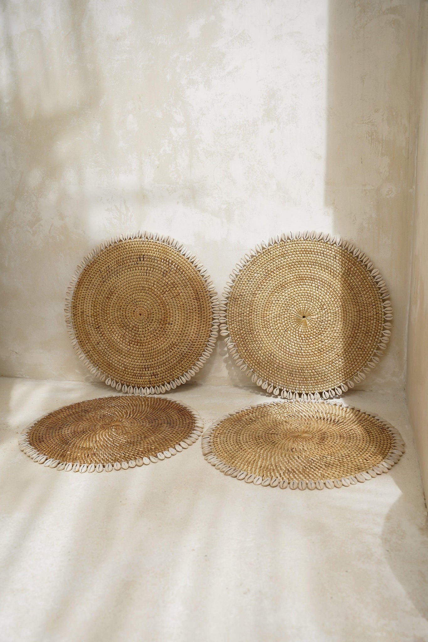 HIPPIE MONKEY | RATTAN SHELL PLACEMAT | NATURAL