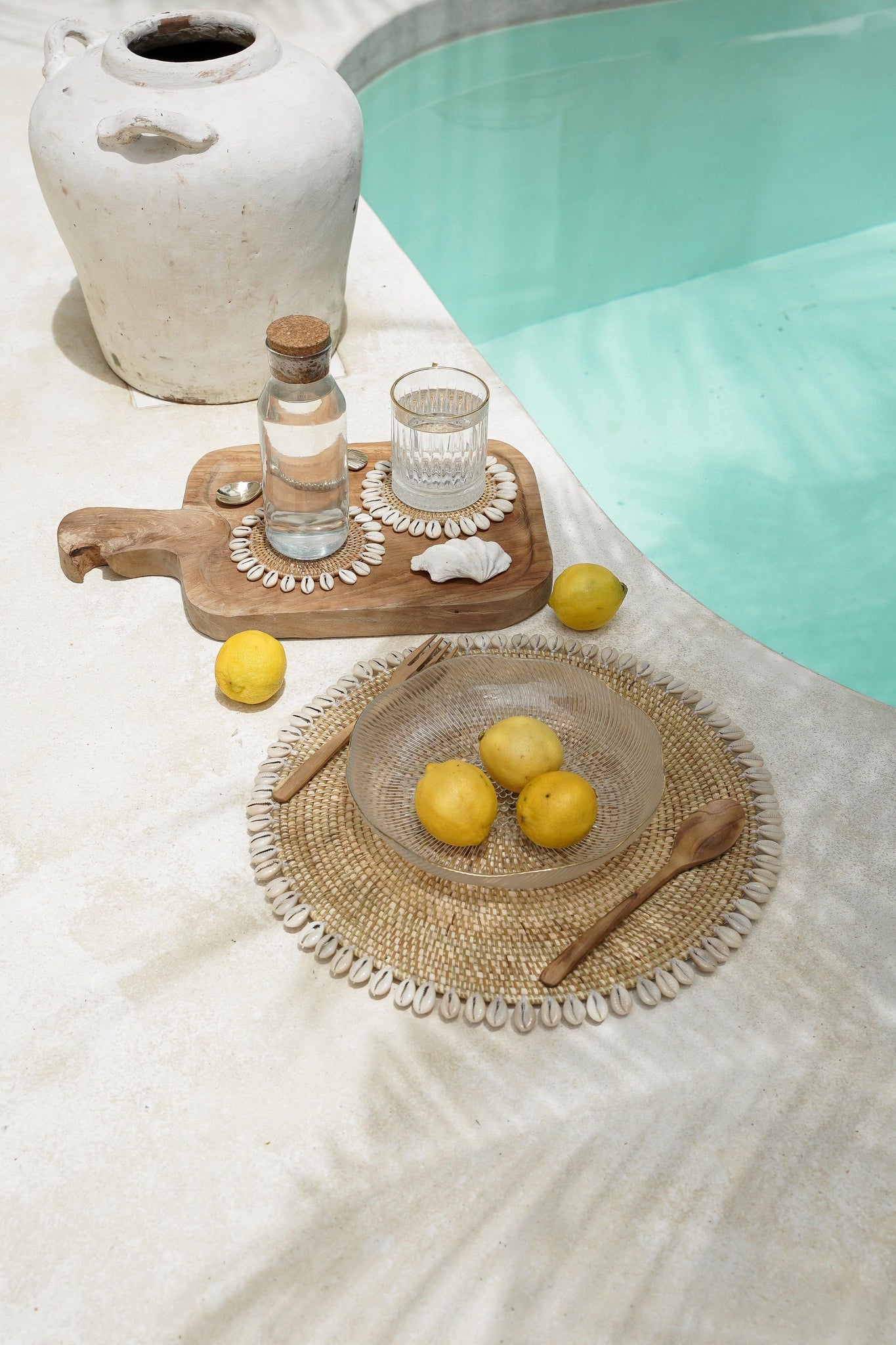 HIPPIE MONKEY | RATTAN SHELL PLACEMAT | NATURAL