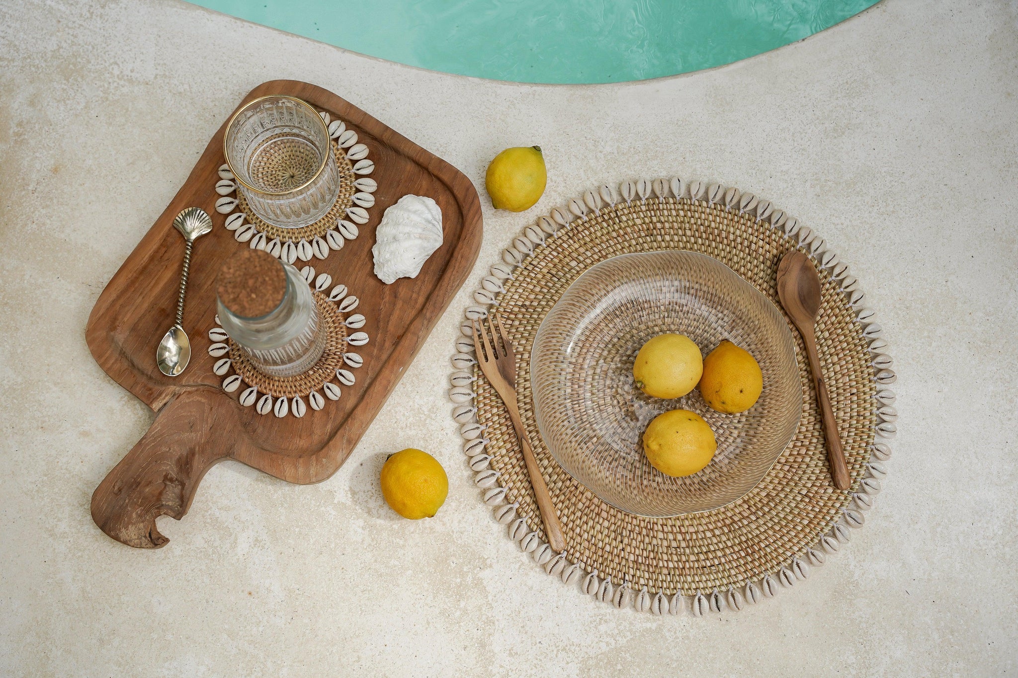 HIPPIE MONKEY | RATTAN SHELL PLACEMAT | NATURAL