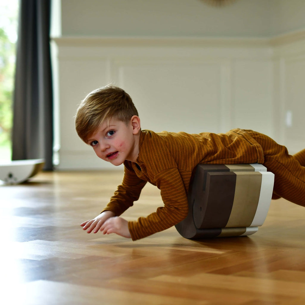 -bObles tuimelmeubel voor kinderen motorisch speelgoed design
