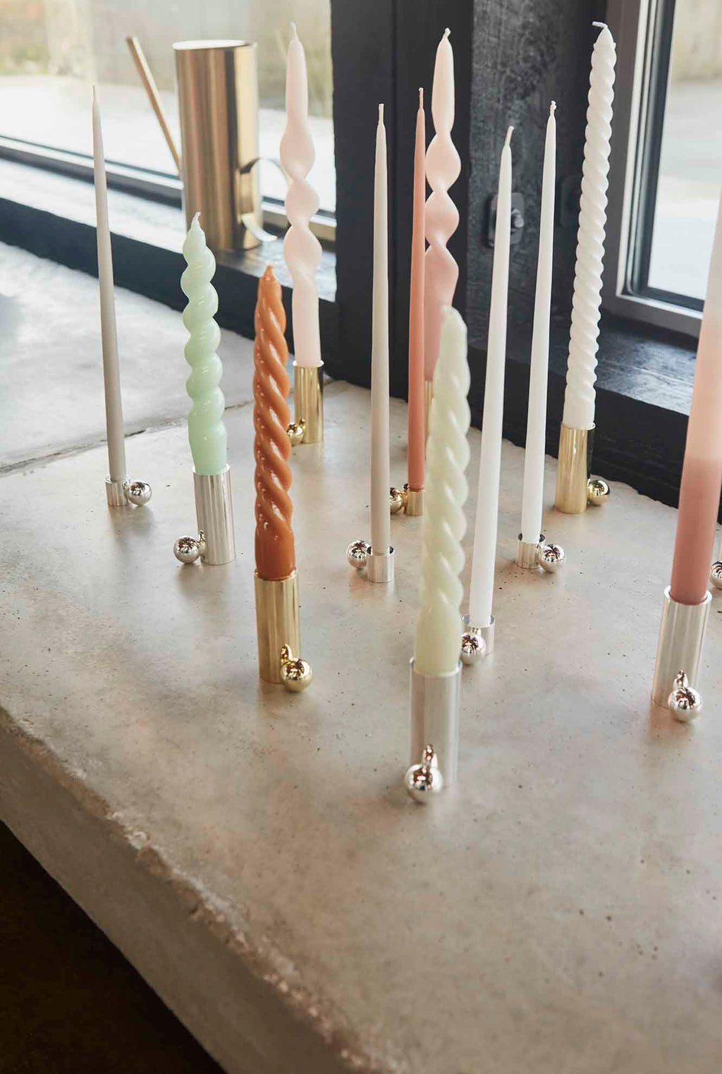 OYOY LIVING | PALLOA SOLID BRASS CANDLEHOLDER LOW | GEBORSTELD MESSING 2 CM