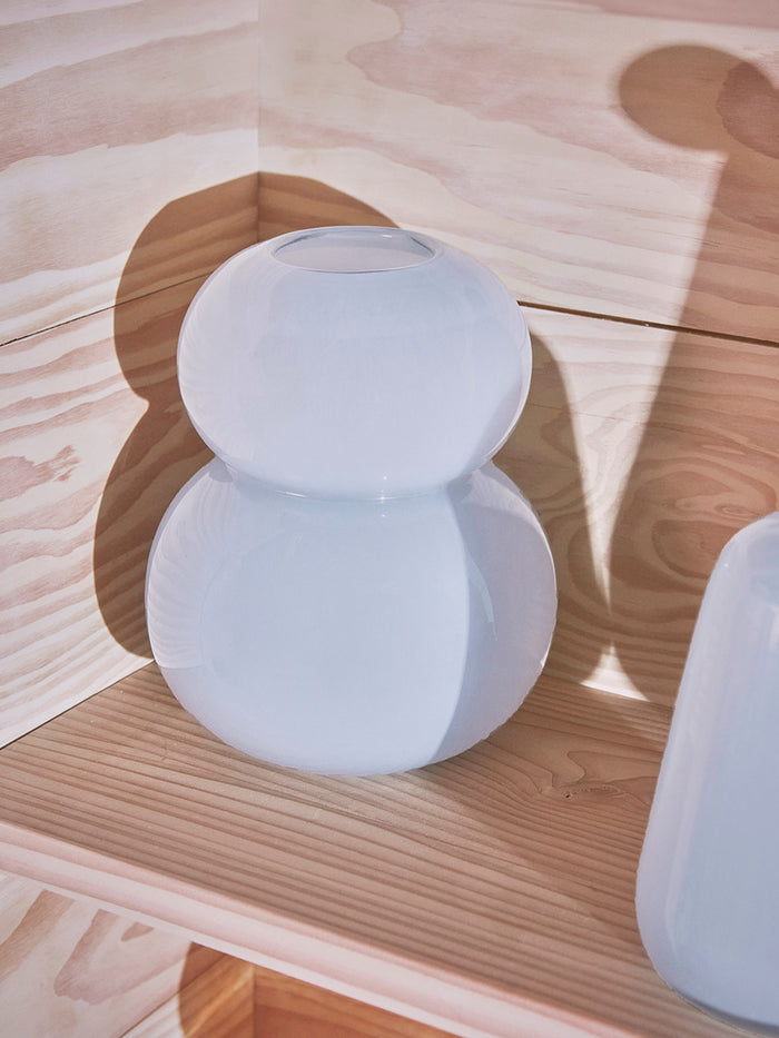 OYOY | LASI VASE | SMALL | ICE BLUE Ø 19,5 x 23 CM