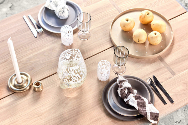 OYOY LIVING | SAVI SOLID BRASS CANDLEHOLDER LOW | Ø12,5X3 CM GEBORSTELD MESSING