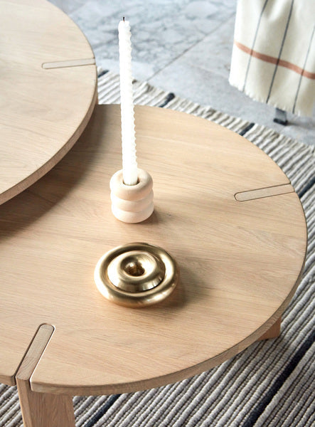 OYOY LIVING | SAVI SOLID BRASS CANDLEHOLDER LOW | Ø12,5X3 CM GEBORSTELD MESSING