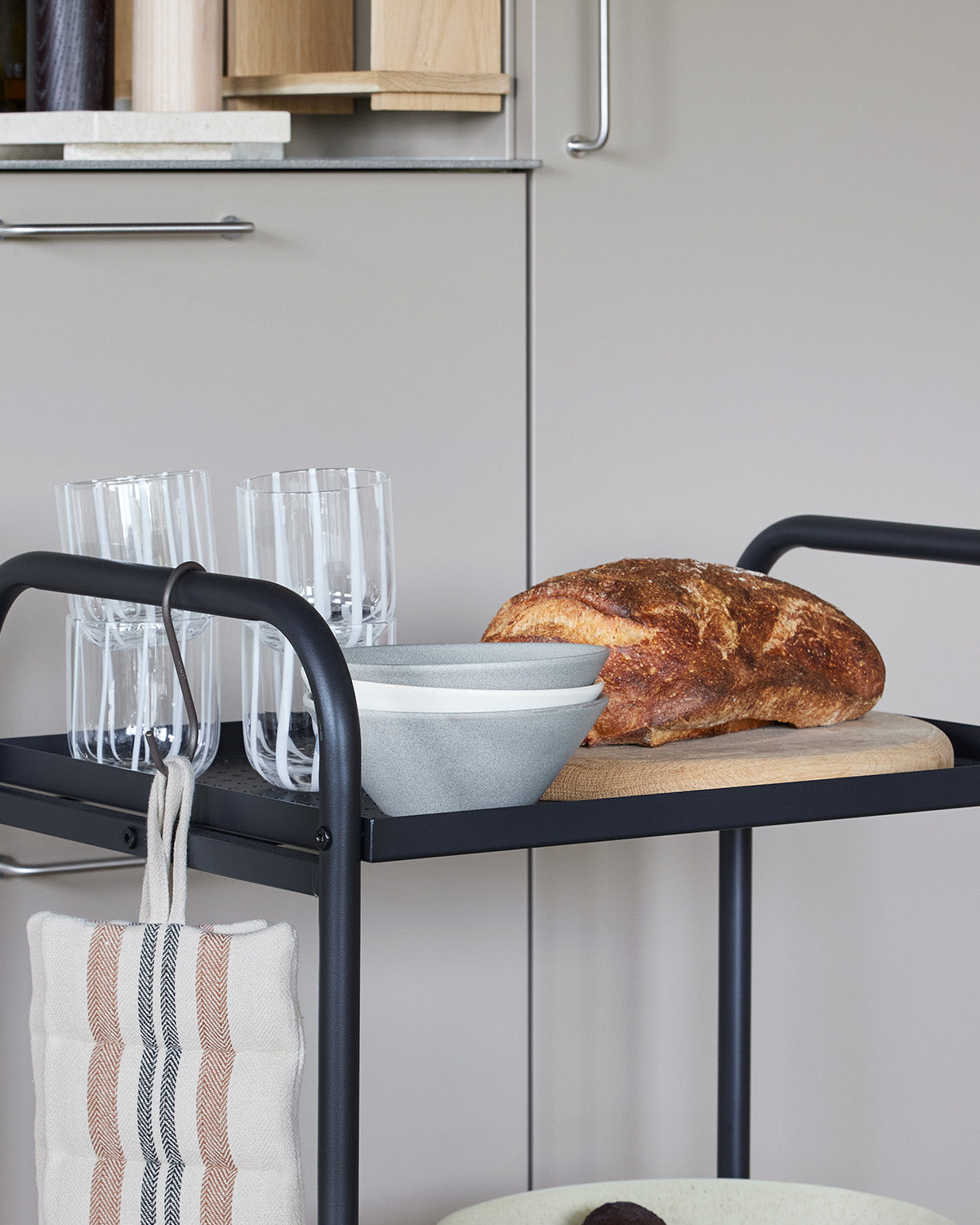 OYOY LIVING | YUKA BOWL MEDIUM | HANDGEMAAKTE SCHAAL | GRIJS