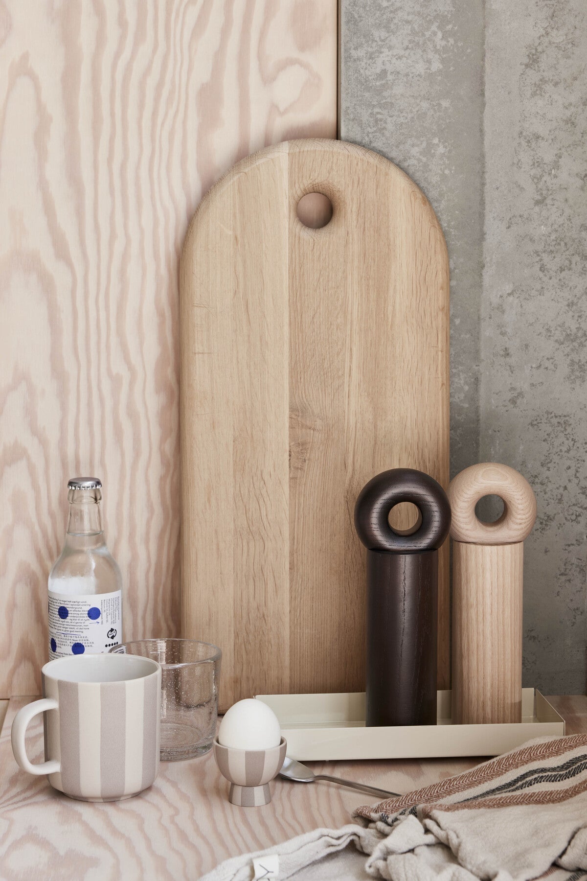 OYOY LIVING | HOOP MILL GRINDER LARGE | ZWART