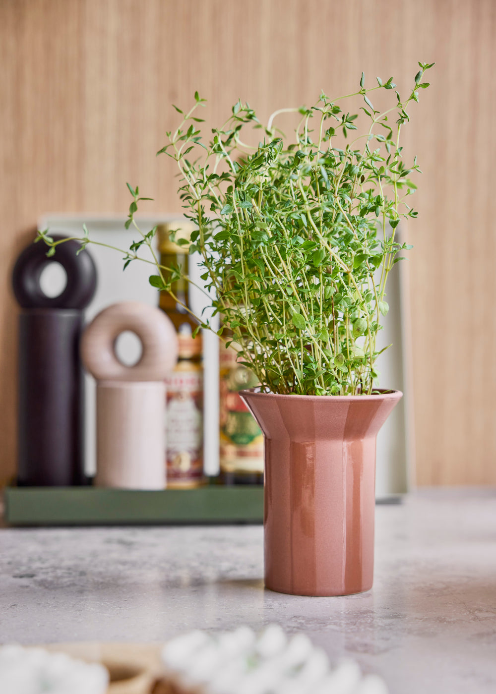 OYOY LIVING | LUONTO POT | HANDGEMAAKT STEENGOED | ROOD BRUIN