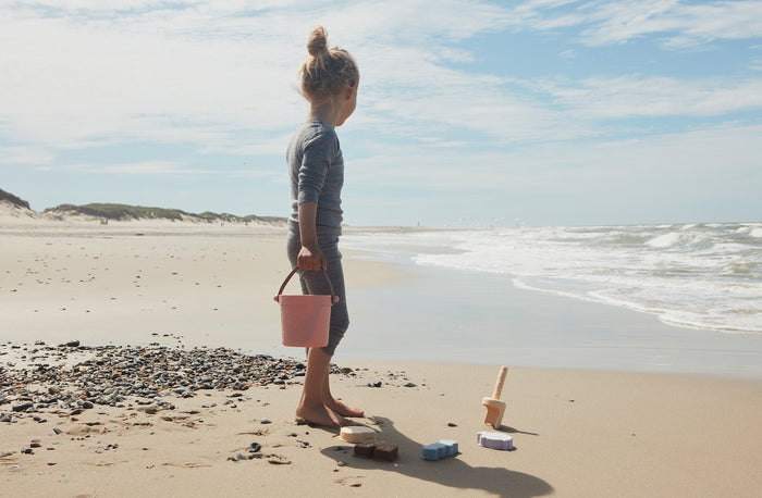 OYOY MINI | LEO BEACH SET CORAL | SILICONE STRANDSPEELGOED