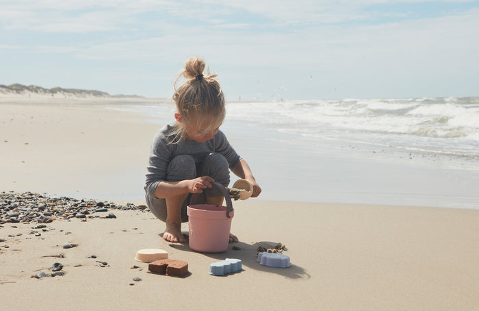 OYOY MINI | LEO BEACH SET CORAL | SILICONE STRANDSPEELGOED