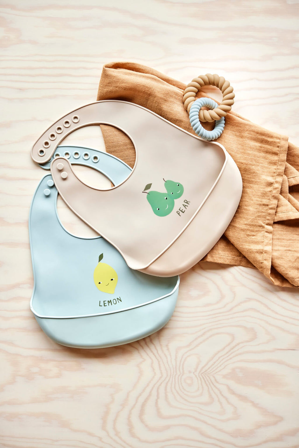 OYOY MINI | YUMMY SILICONE BIB - PACK OF 2