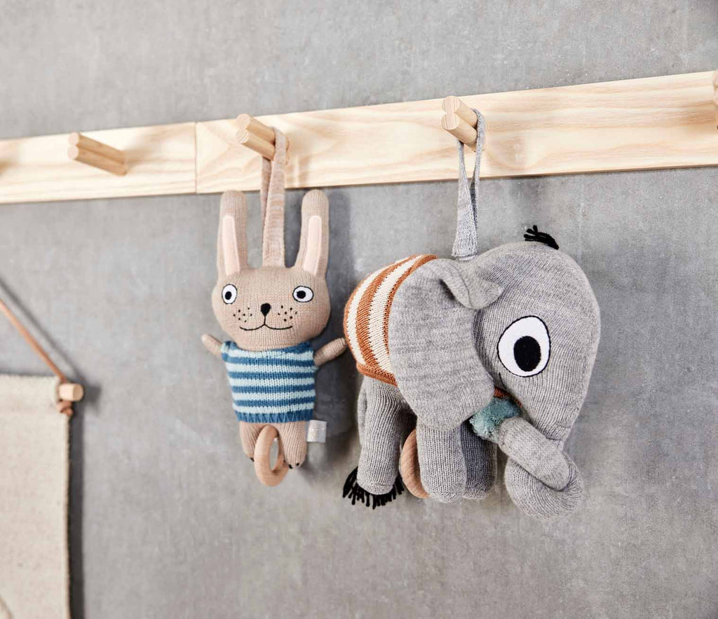 oyoy mini kinderkamer kinderen kids trendy kids inspiratie interieur accessoires knuffels muziekmobiel