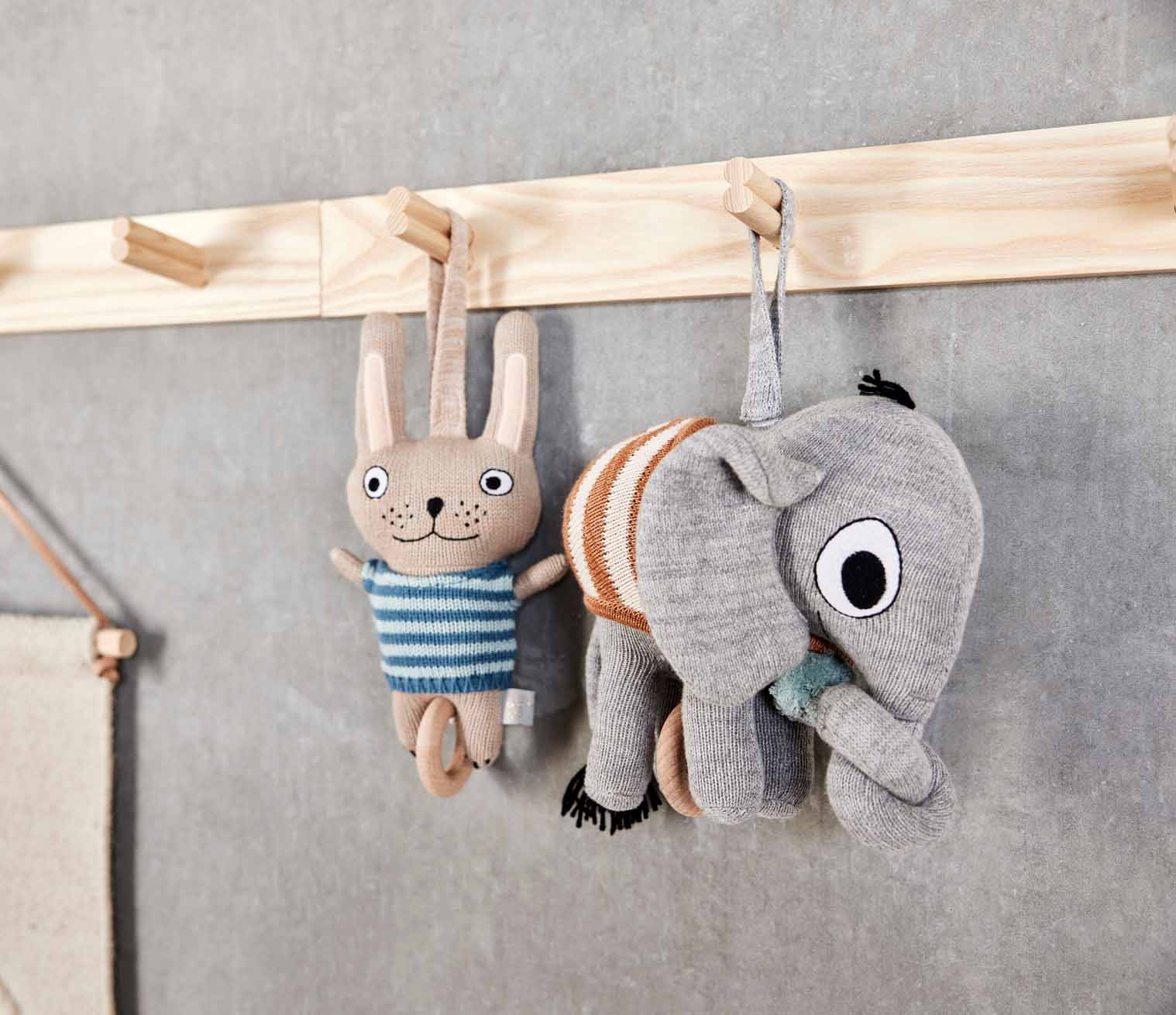 oyoy mini kinderkamer kinderen kids trendy kids inspiratie interieur accessoires knuffels muziekmobiel