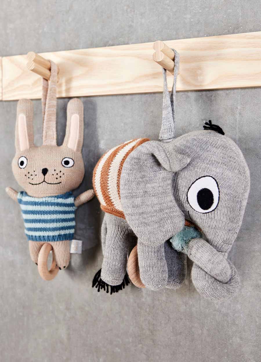 oyoy mini kinderkamer kinderen kids trendy kids inspiratie interieur accessoires knuffels muziekmobiel
