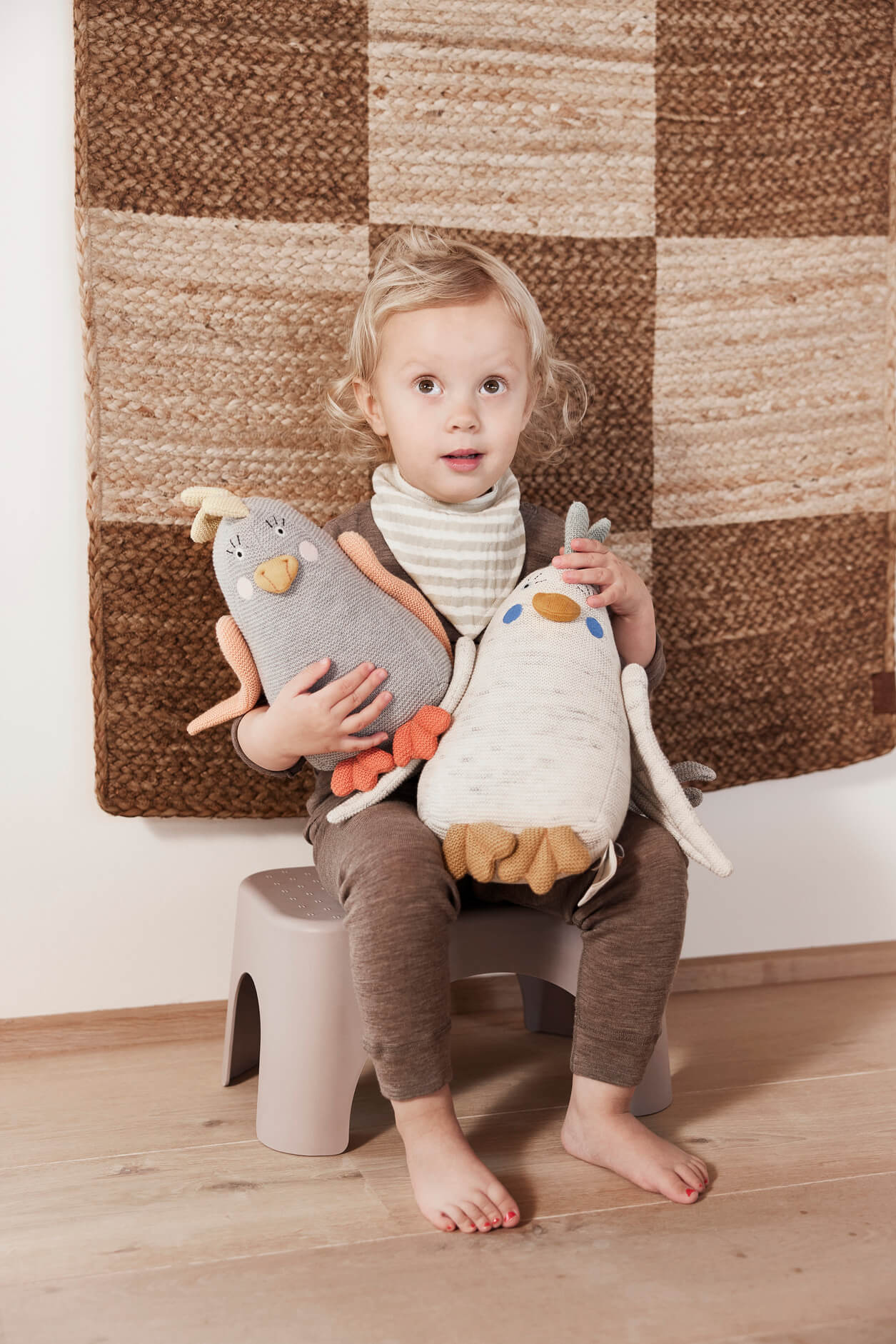 oyoy mini kinderkamer kinderen kids trendy kids inspiratie interieur accessoires knuffels baby items bijtring plastic duurzaam 