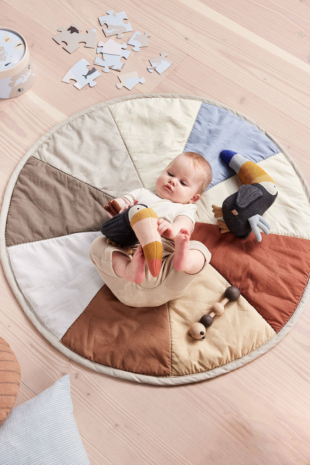 oyoy mini kinderkamer kinderen kids aan tafel placemat little finn bruin trendy kids inspiratie interieur accessoires
