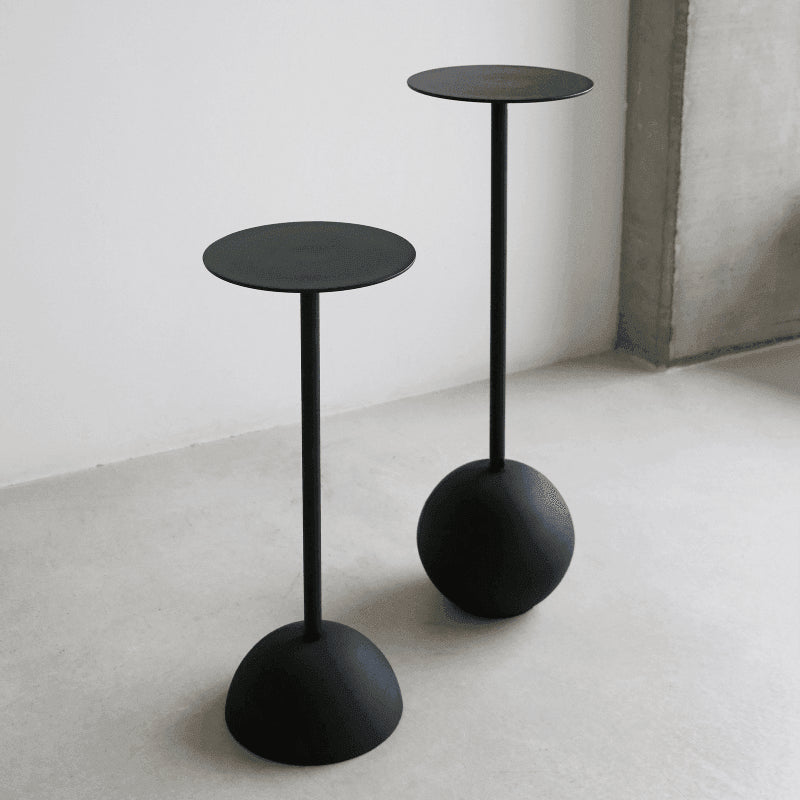 Urban Nature Culture (UNC) ronde zwarte bijzettafel van metaal maat M